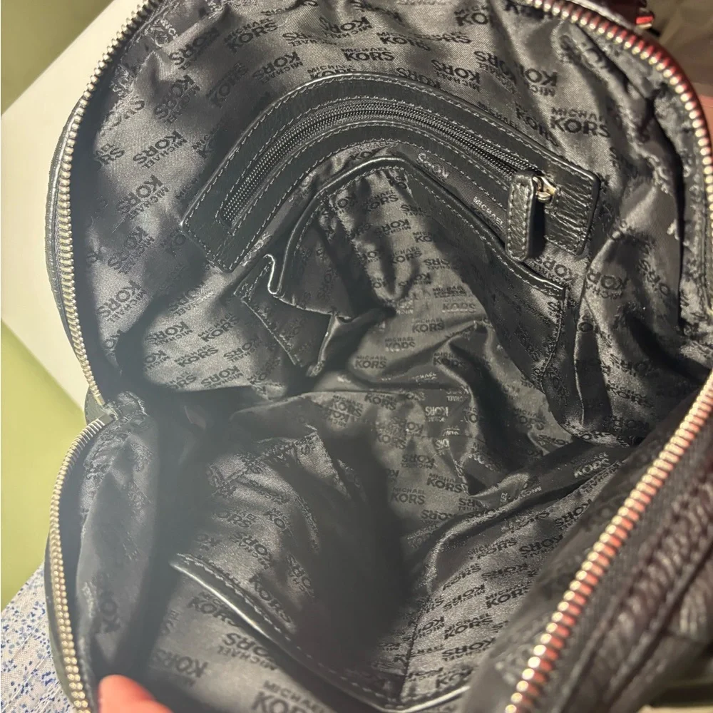 Michael Kors Black Leather Shoulder Bag - Picture 7 of 10